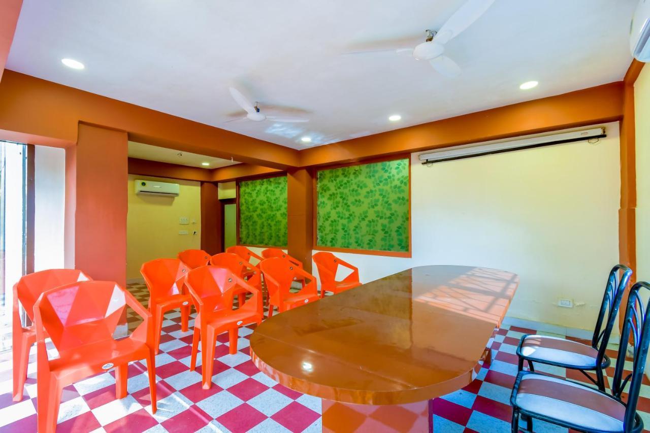 The Red Stone Hotel Kolkata