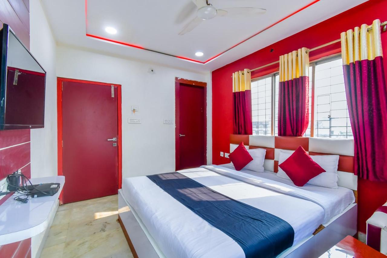 Hotel The Red Stone Kolkata