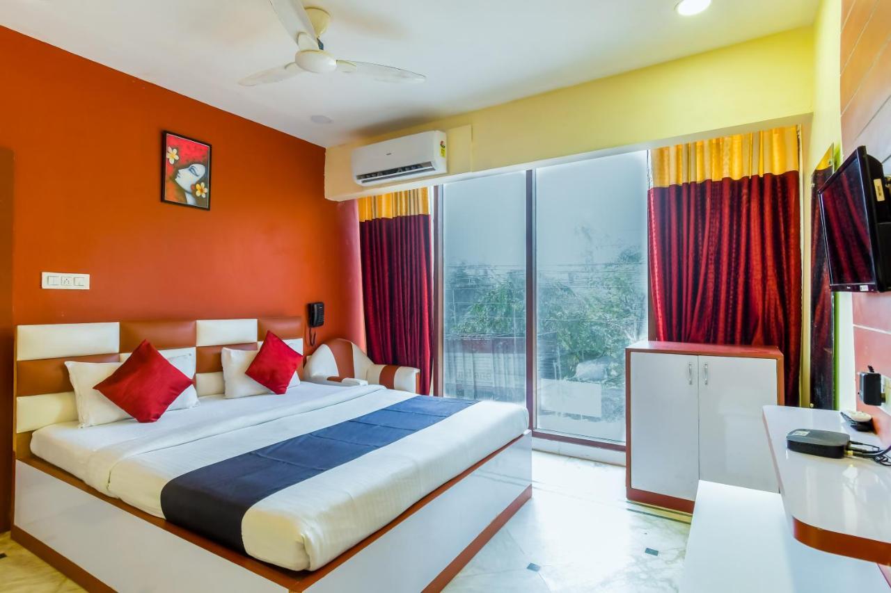The Red Stone 3* Kolkata