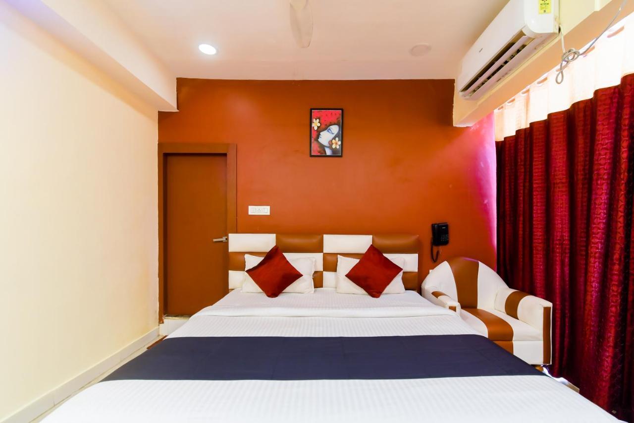 The Red Stone 3* Kolkata