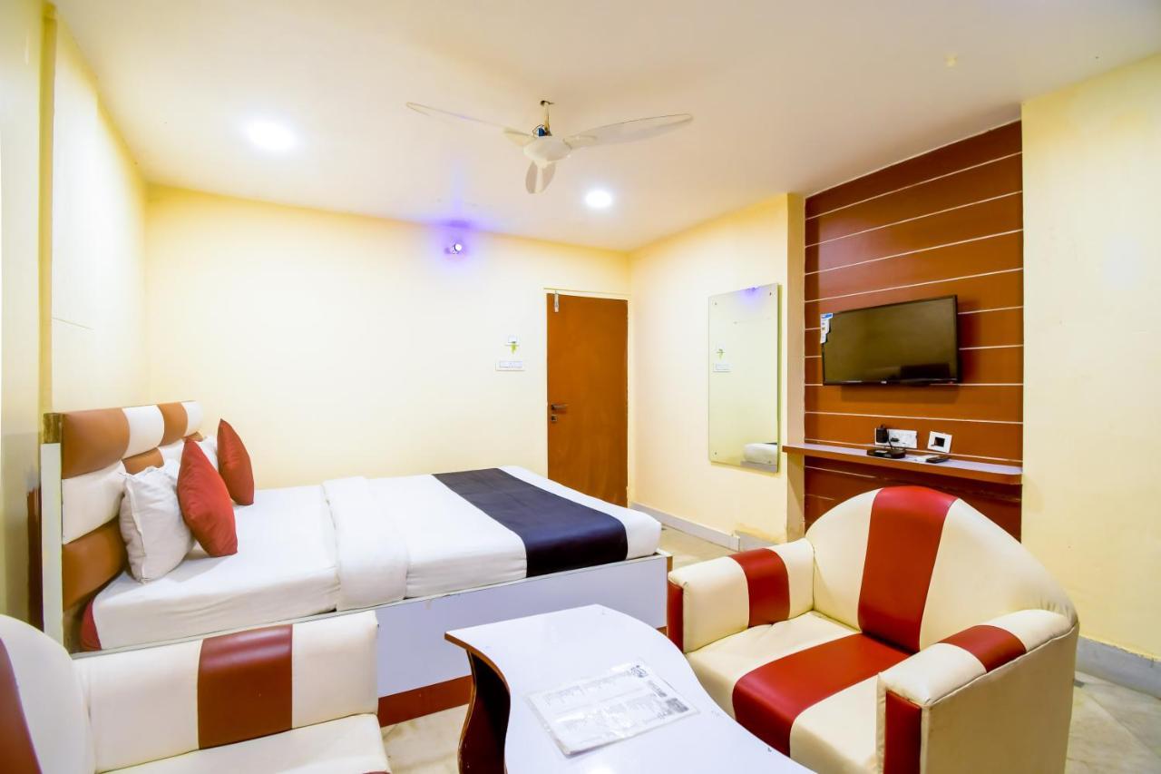 The Red Stone 3* Kolkata